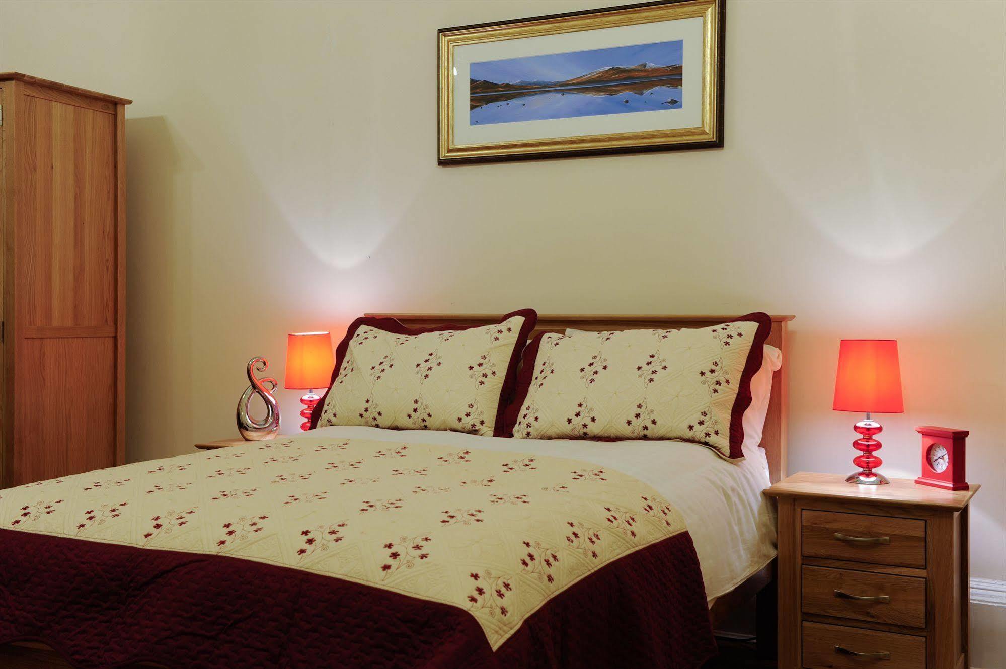 Edinburgh City Suites Buitenkant foto