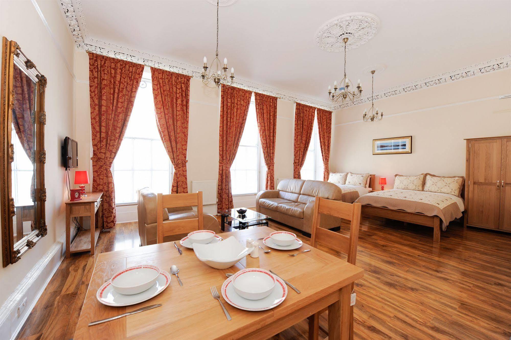 Edinburgh City Suites Buitenkant foto