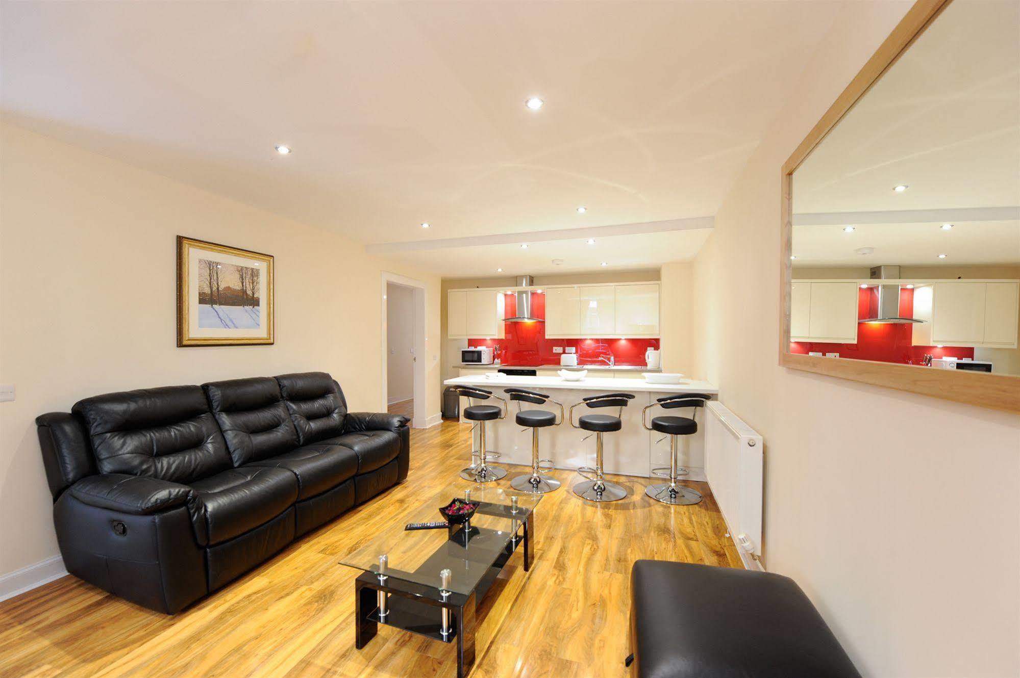 Edinburgh City Suites Buitenkant foto