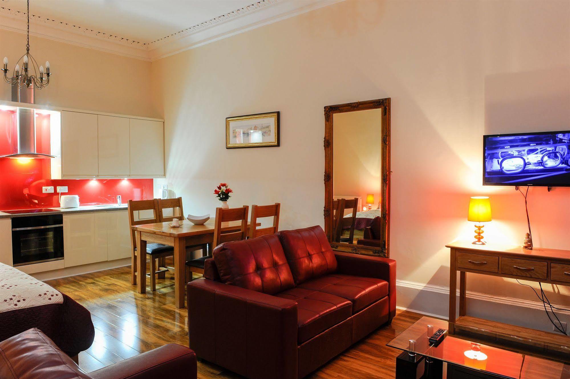 Edinburgh City Suites Buitenkant foto