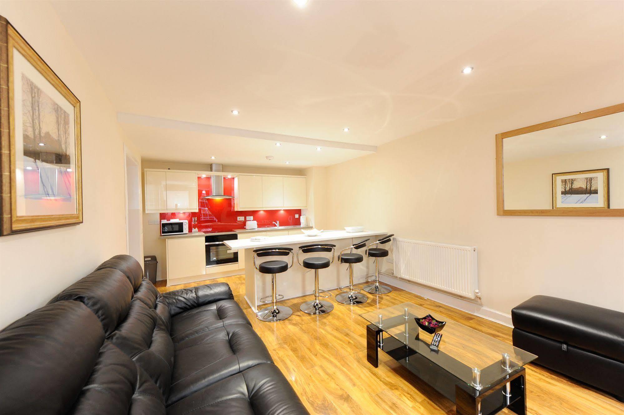 Edinburgh City Suites Buitenkant foto