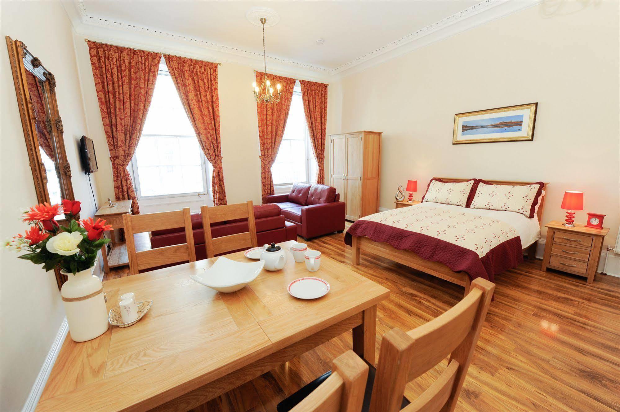 Edinburgh City Suites Buitenkant foto