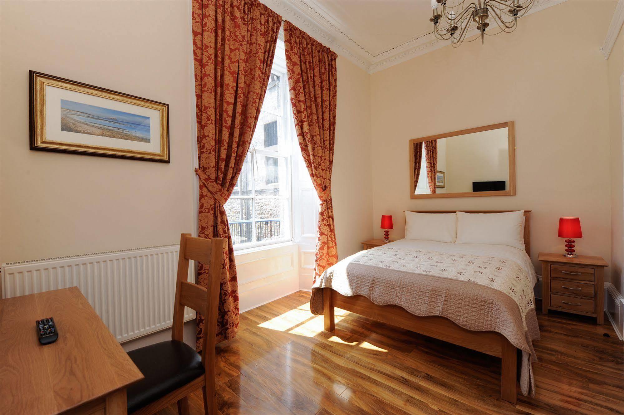 Edinburgh City Suites Buitenkant foto
