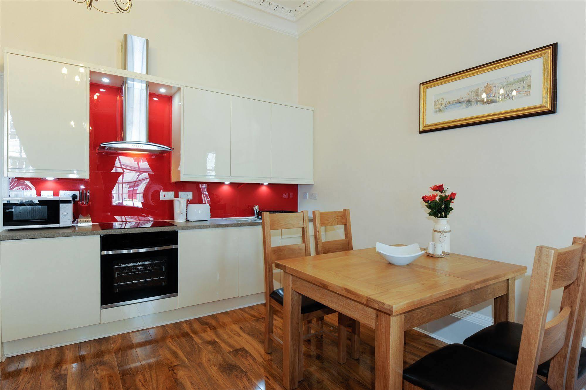 Edinburgh City Suites Buitenkant foto
